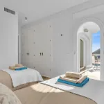 Villa Molly - Elegant Beachside By Finest *