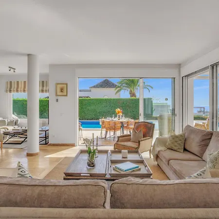 Villa Molly - Elegant Beachside By Finest