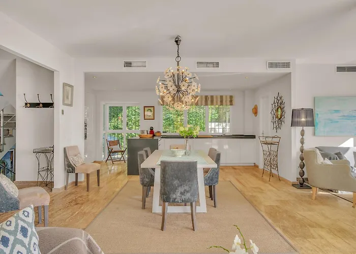 Molly - Elegant Beachside By Finest Willa Marbella