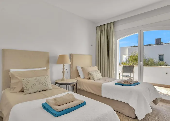 Villa Molly - Elegant Beachside By Finest