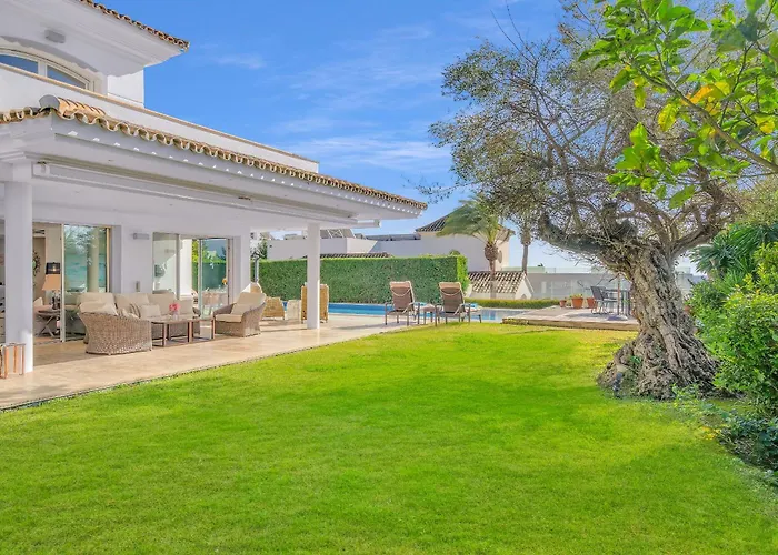 Villa Molly - Elegant Beachside By Finest